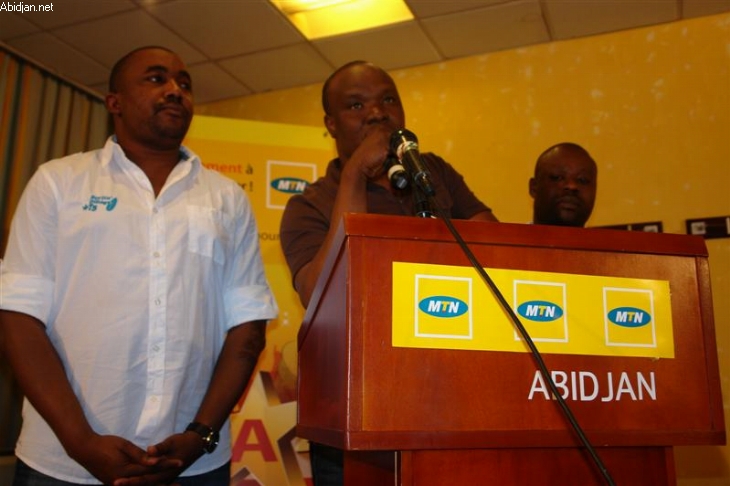 Femua 2011/ Un incendie se déclare, le spectacle interrompu, un artiste s`écroule