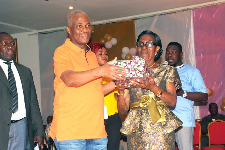 Mairie de Cocody Fête des mères / Le maire N’goan Mathias, aux femmes, hier: « Souscrivez au fonds de 50 millions créé pour vous »