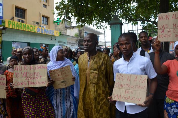 Adjamé : Des commerçants mécontents font un sit-in devant la mairie pour protester contre une mesure de déguerpissement
