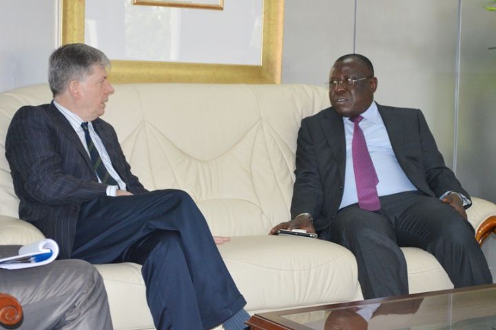 Administration-Coopération : le ministère de la Fonction publique bientôt en mission en Suisse