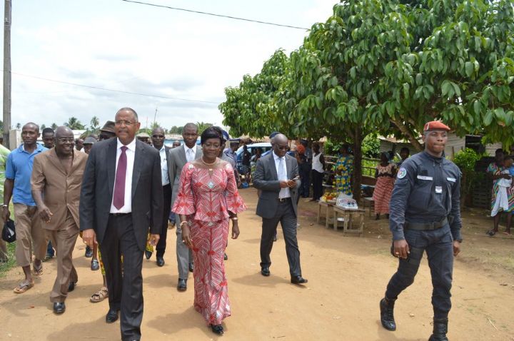 Affrontements à Alépé: Les ministres Mariatou Koné et Patrick Achi appellent au calme