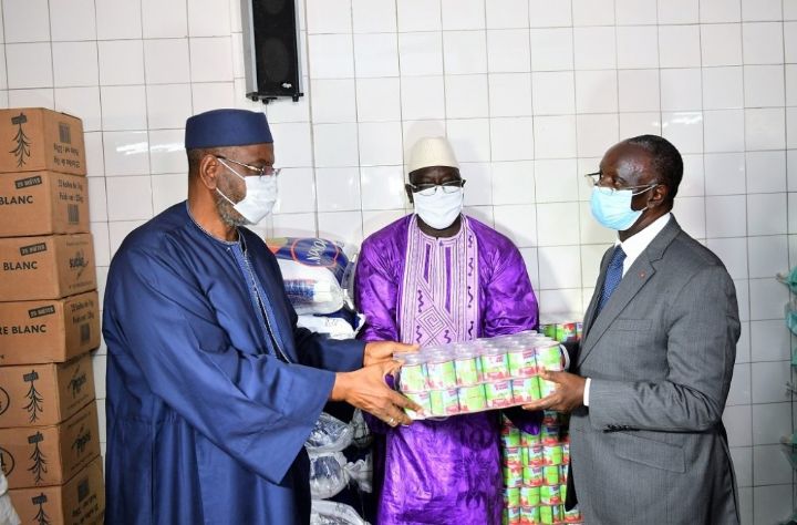 Ramadan : le Premier Ministre Amadou Gon Coulibaly offre 15 millions de FCFA à la communauté musulmane