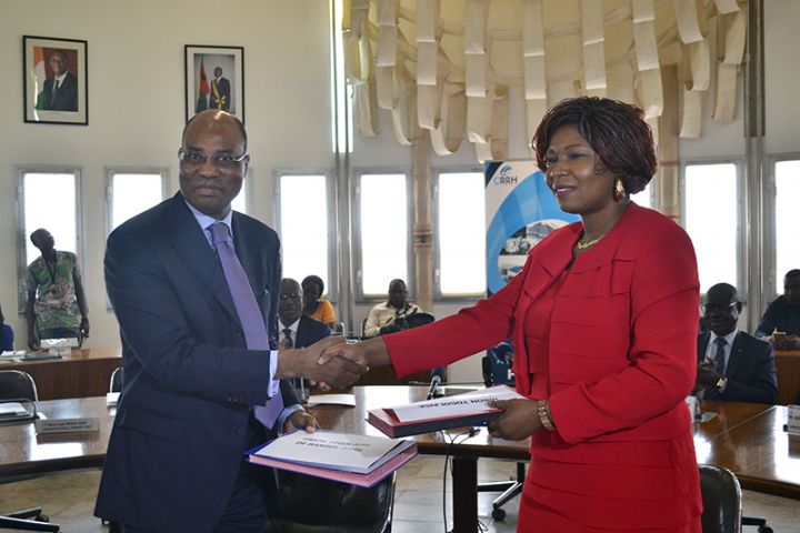 La CRRH-UEMOA met 25 milliards issus de son dernier emprunt obligataire à la disposition de 5 banques