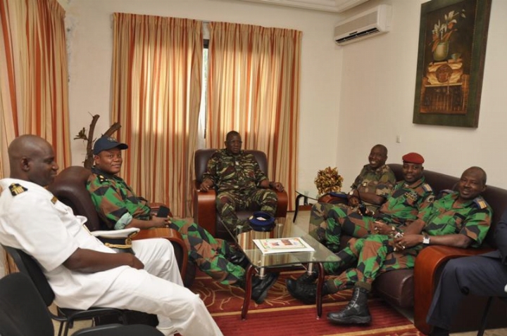 Le Président de l`Assemblée Nationale, Guillaume Soro reçoit le Grand Commandement militaire