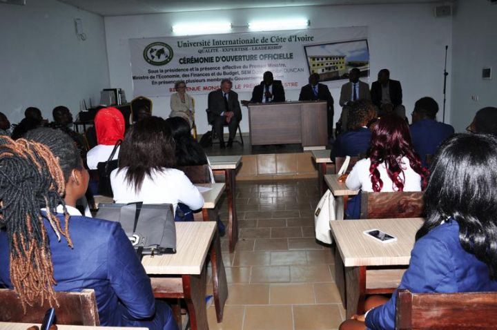 Visite du président de l`Université D`Auvergne Clermont-Ferrand à l`Université Internationale de Côte d`Ivoire