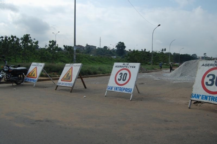 Sable sur les chaussées et les trottoirs : Le District engage le nettoyage mécanique