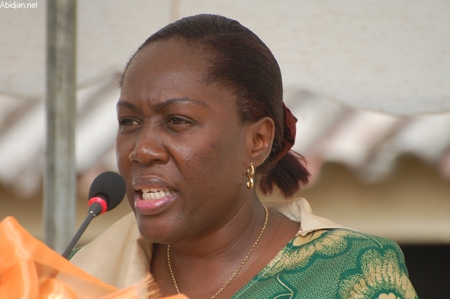 Ecole nationale d`administration: 724 élèves grognent contre la Directrice générale