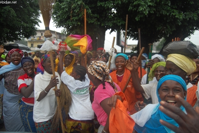 Sans salaires depuis 7 mois : Les balayeuses du Plateau crient leur misère