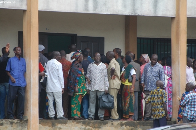 Paix sociale / Affaire Mugefci, cherté de la vie et réforme  des retraites : Les fonctionnaires déclarent une grève générale
