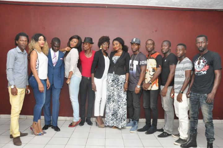 Mode/ Saga des Mannequins 2015 - Le patron d’elite Model Londres arrive.