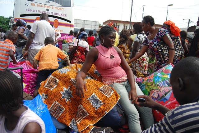 Abidjan se vide de sa population - Licorne et l`Onuci préparent un Rwanda bis