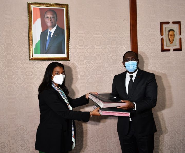 Développement industriel : le gouvernement ivoirien signe un accord de développement de trois zones économiques industrielles