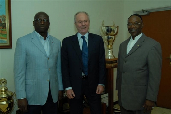 Football : Conférence de presse/ Sven-G Eriksson (sélectionneur): 