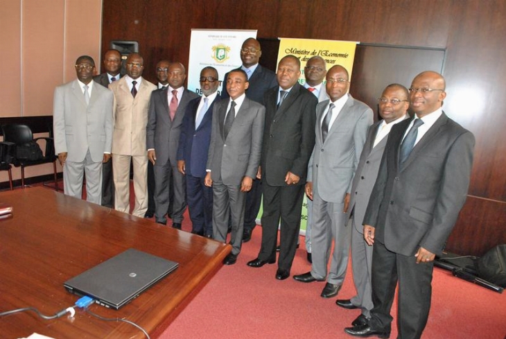 Jeudi 12 avril 2012 : le Comité National de la Dette Publique (CNDP) officiellement installé