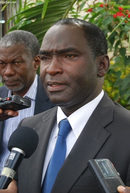 Remise de matériel à l’AIP: Le ministre de la Communication reconnaissant à MTN pour 