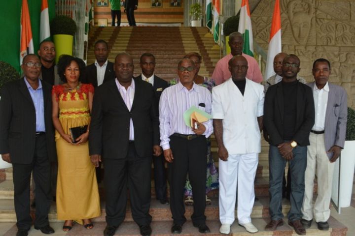 Présidentielle 2015: 30 partis politiques se retirent au profit du Président Ouattara