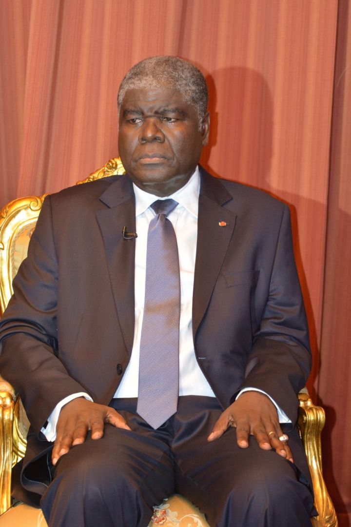 Reconduit a la tête du district, Mambé exhorte ses collaborateurs à redoubler d’ardeur au travail