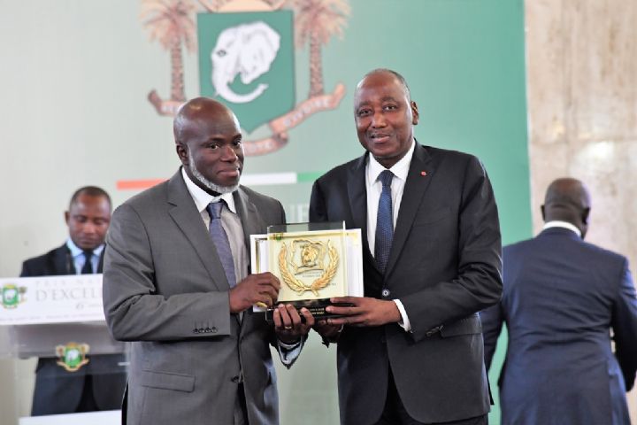 Prix d’excellence 2018 : Le premier ministre, Amadou Gon Coulibaly, appelle les lauréats à demeurer des modèles