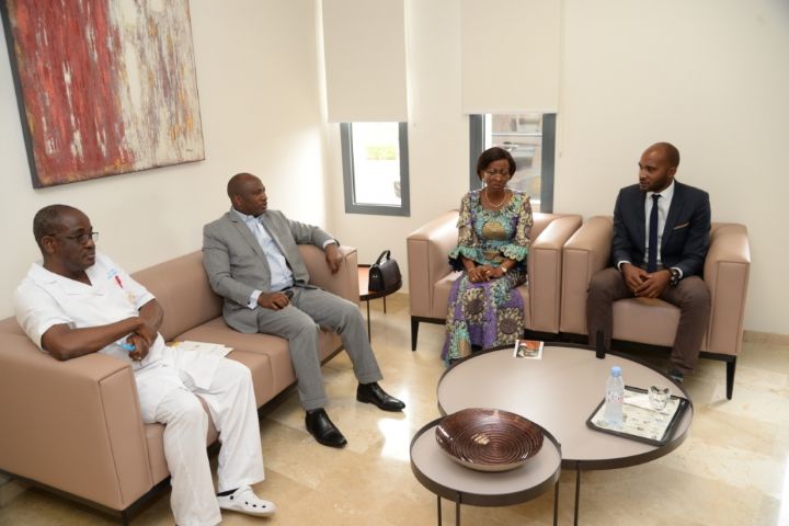 Hôpital Mère-Enfant de Bingerville : La Ministre Ly Ramata Bakayoko au chevet d’une élève de 3e, violée à Abobo