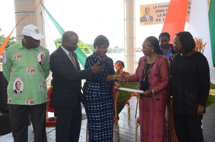 Lors de la mobilisation des acteurs de la santé pour Ouattara : Raymonde Goudou et Henriette Diabaté ironisent sur les propos de  Banny par rapport aux hôpitaux