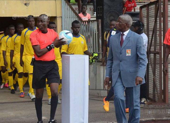 Football/La FIF retient 21 arbitres pour la Ligue 1