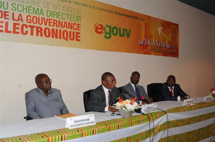 Cérémonie de clôture du   séminaire sur  la  validation du schéma directeur de la gouvernance électronique :-Le ministre Bruno Nabagné Koné 