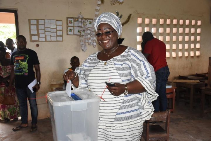 Elections municipales et régionales au Cavally : Anne Désirée Ouloto a voté au BV 4 du Groupe scolaire  1 et 2 de Toulepleu