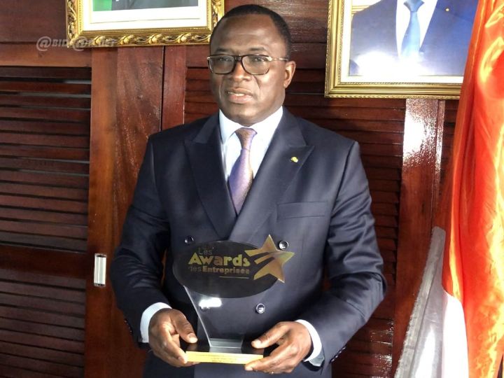 Le Ministre Paulin Danho reçoit un prix sur le développement des infrastructures sportives