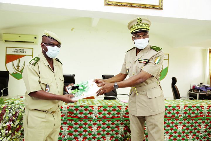 Optimisation de la qualité de service, amélioration de rendement : Les Douanes ivoiriennes se dotent d’un guide des procédures