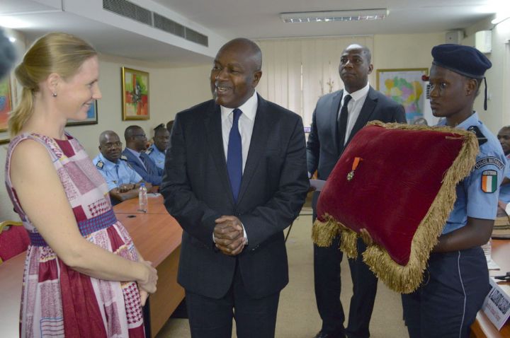 Reconnaissance : Diallo Siw Dörte de la GIZ élevée au grade de chevalier de l’ordre national