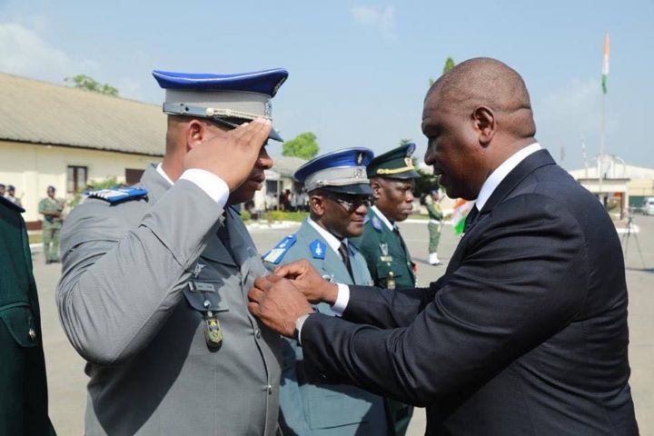 Ministère de la Défense : Hamed Bakayoko honore ses collaborateurs, « vous devez maintenir le cap de sorte que notre armée soit un modèle »