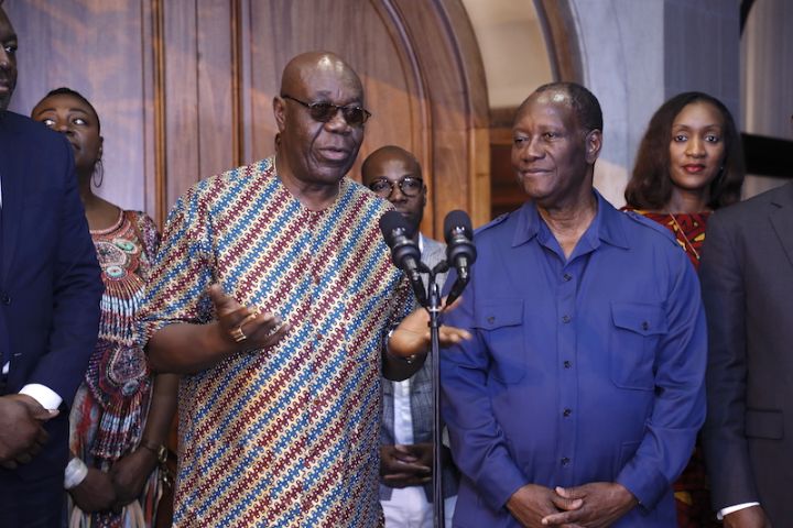 Le saxophoniste Manu Dibango reçu par le Président Ouattara