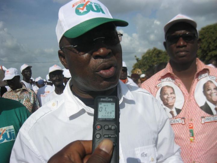 Dikodougou/ Lancement de la campagne référendaire:  Le général Issa Coulibaly,  coordinateur départemental du RHDP  présente la nouvelle constitution