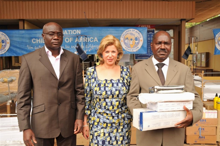 Yopougon-Gesco : Madame Dominique Ouattara offre un hôpital à la population