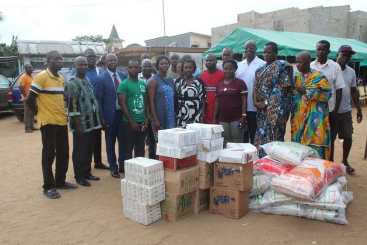 Un don de vivres et de non vivres du président Bédié aux sinistrés de Yaou