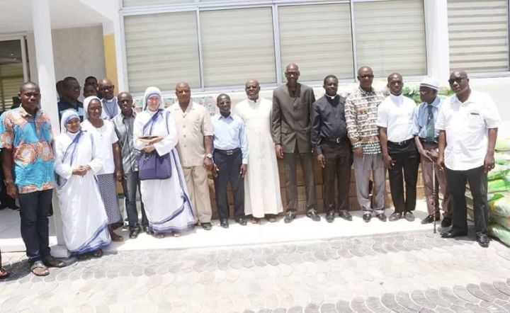 Carême Chrétien à Koumassi :Don de 7 millions en kits alimentaires aux religieux