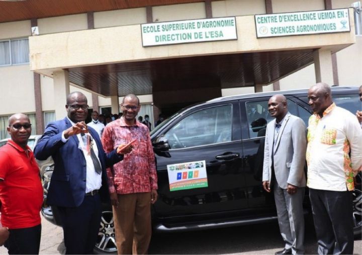 Coopération : le Conseil du Coton et de l’Anacarde offre un véhicule à l’Ecole supérieur d’agronomie