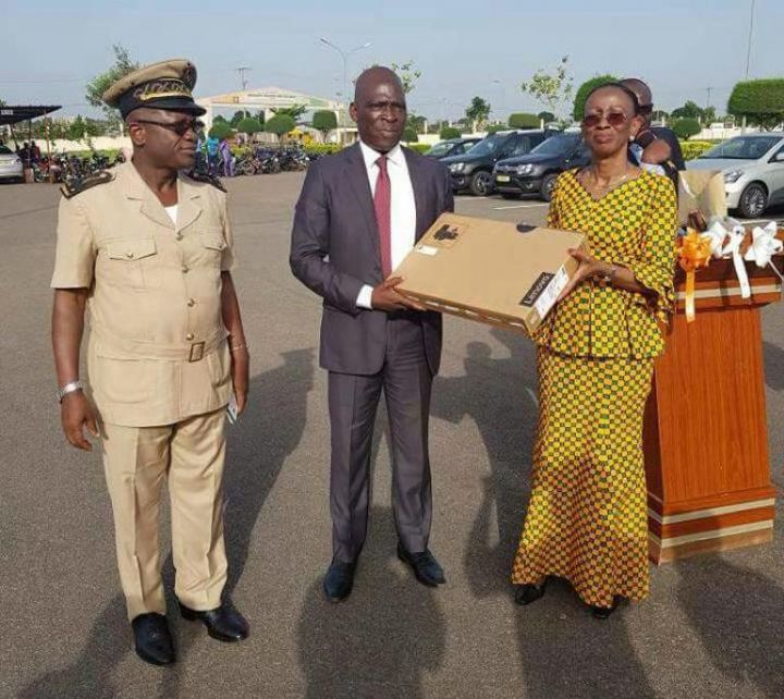 Les directions centrales de l’Université Péléforo Gon Coulibaly équipées en véhicules et matériel informatique