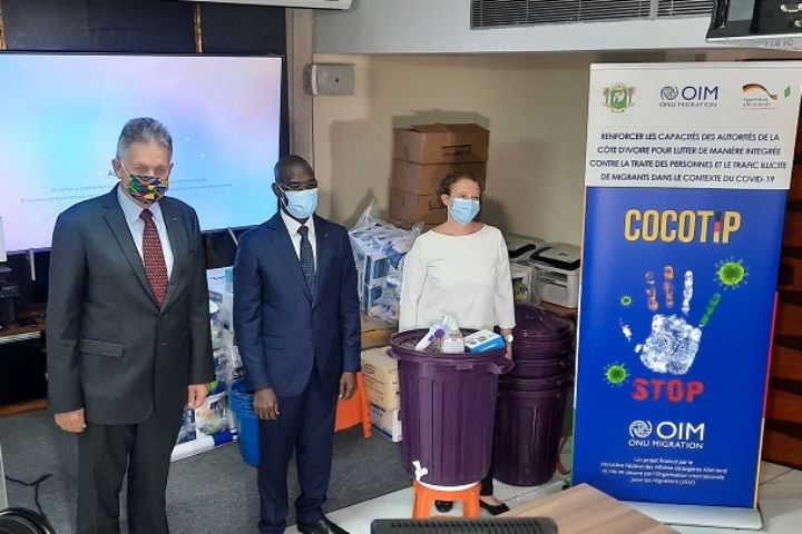 Covid 19 : OIM offre des milliers de kits sanitaires aux postes de police des frontières
