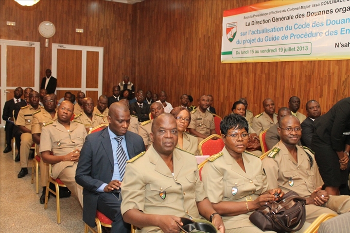 Les douanes ivoiriennes pour l’abrogation de l’interdiction des dédouanements aux bureaux frontières