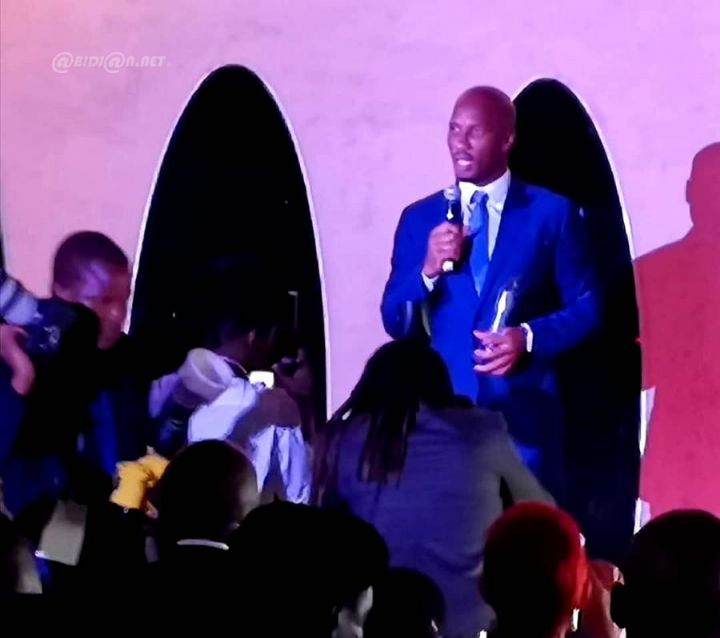 Gala annuel du Sport ivoirien : Didier Drogba s’offre un tableau de Jacobleu aux enchères