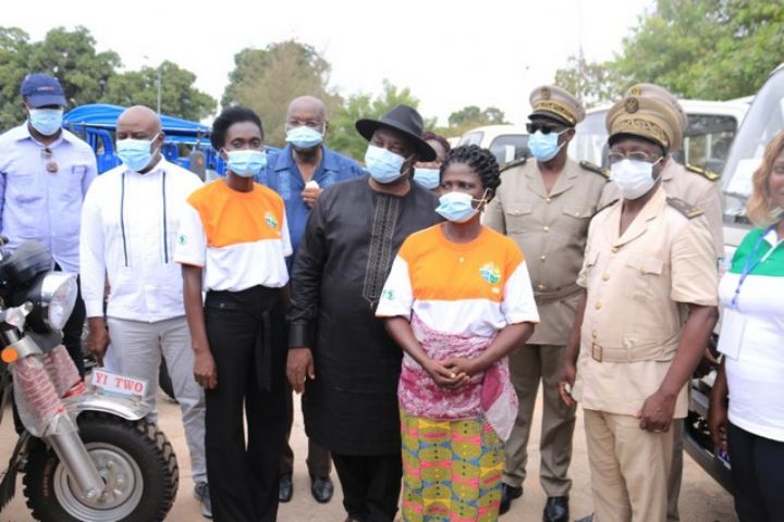 Remise de 55 tricycles et 13 camions aux bénéficiaires du projet PDC-ID