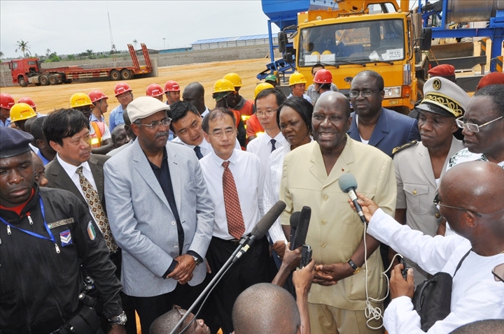 En visite  sur des chantiers / Le Premier ministre Duncan analyse :	 ‘‘Les gens sont de moins en moins nombreux à croire à l’émergence en 2020 mais...’’