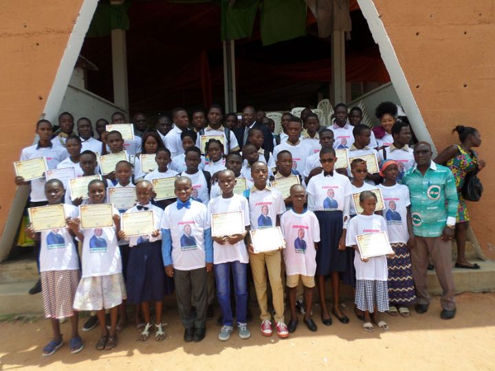 Les meilleurs élèves de la région de Bouaké 2 primés
