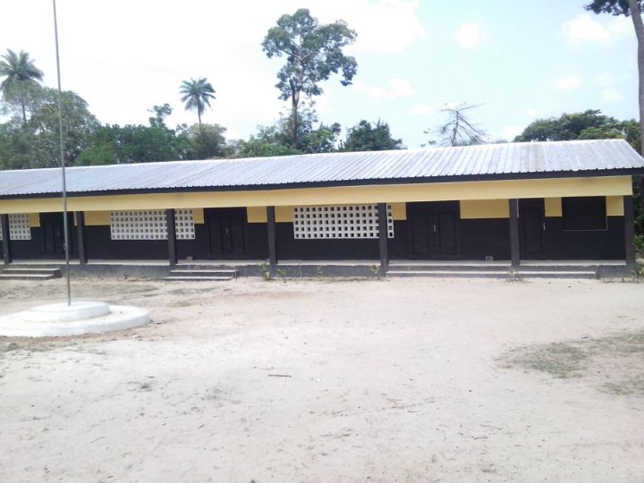 Appui à l’éducation : les clés de l’EPP Magic System remises aux autorités