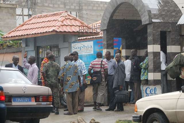 Programme immobilier d’appui du chef de l’Etat aux Fds - 215 agents en colère assiègent Touré Hamed Bouah