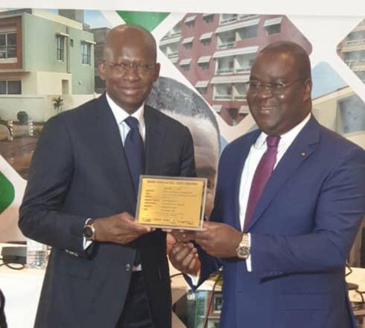 Finances régionales : Le DG de la BRVM procède à la cotation des obligations de la diaspora émises par la Banque de l’Habitat du Sénégal