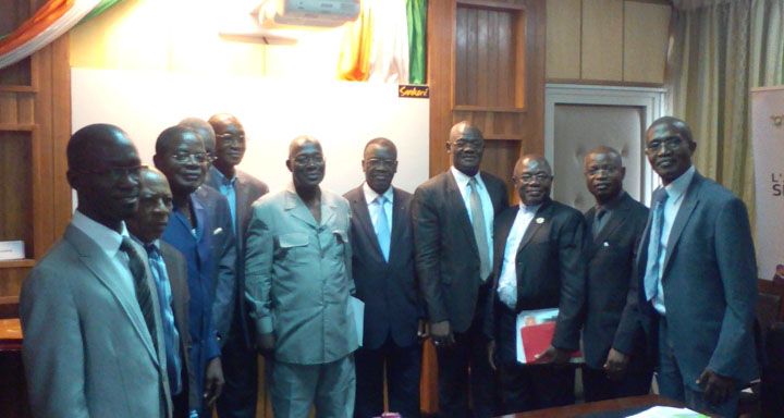 ‘’Rencontre entre le ministère de l’éducation nationale et de l’enseignement technique et l’association des régions et district de Côte d’Ivoire : « 51 nouveaux collèges de proximité verront le jour pour la rentrée scolaire 2015-2016