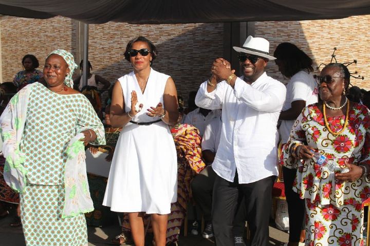 Fête des mères à Port-Bouët: Dr Emmou Sylvestre honore 10.000 mamans