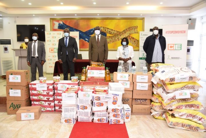 Solidarité Covid-19: La CIE et la SODECI, filiales du Groupe Eranove, font un don de vivre et non vivre à la mairie de Treichville, pour soutenir les populations